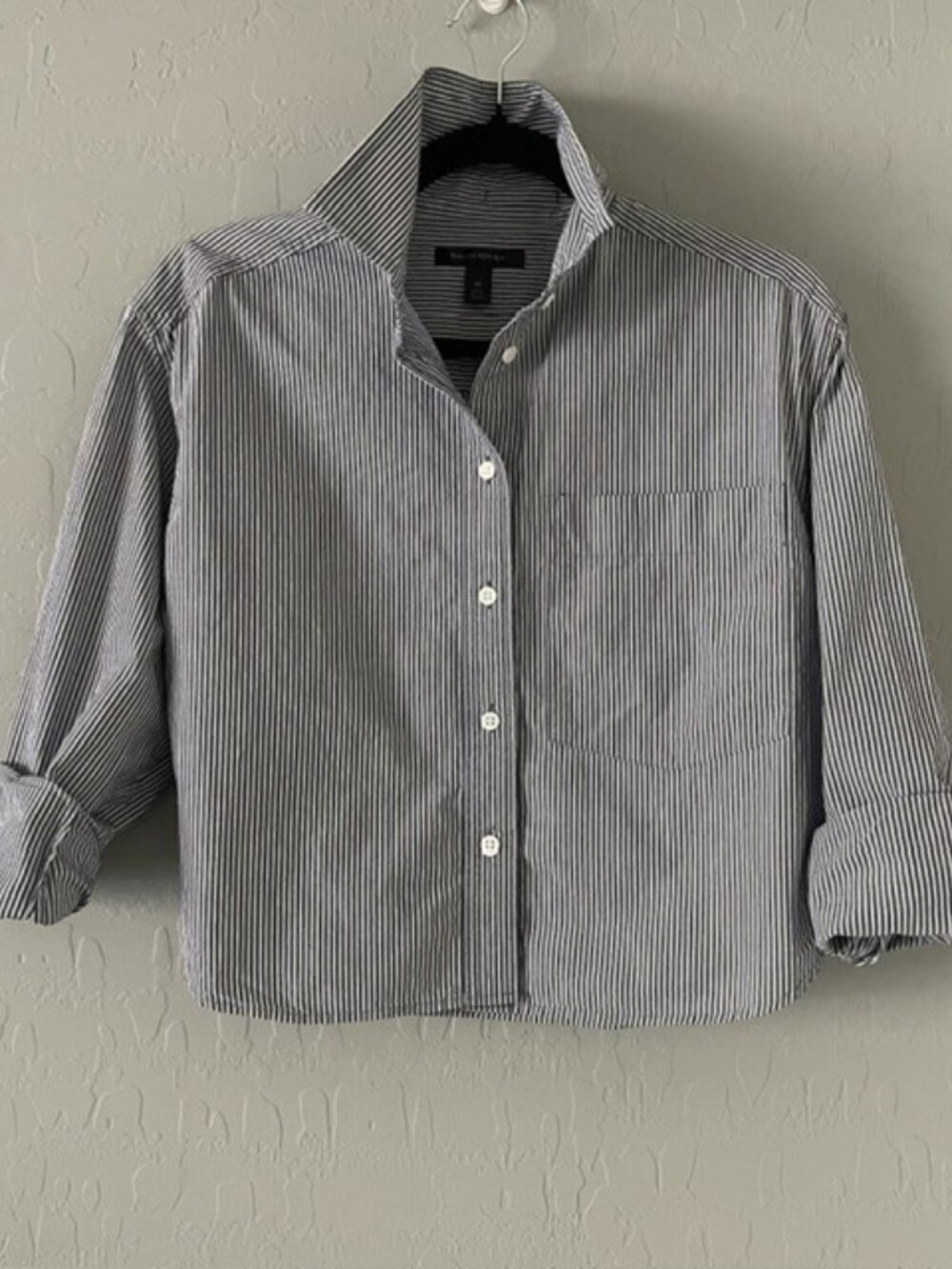 Banana Republic Cropped Striped Blue/White Button Down XS